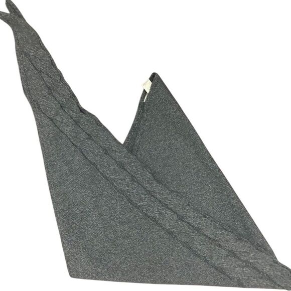 Free People Womens Cable Knit Triangle Scarf Grey OS NWOT inked tag. - Picture 5 of 8